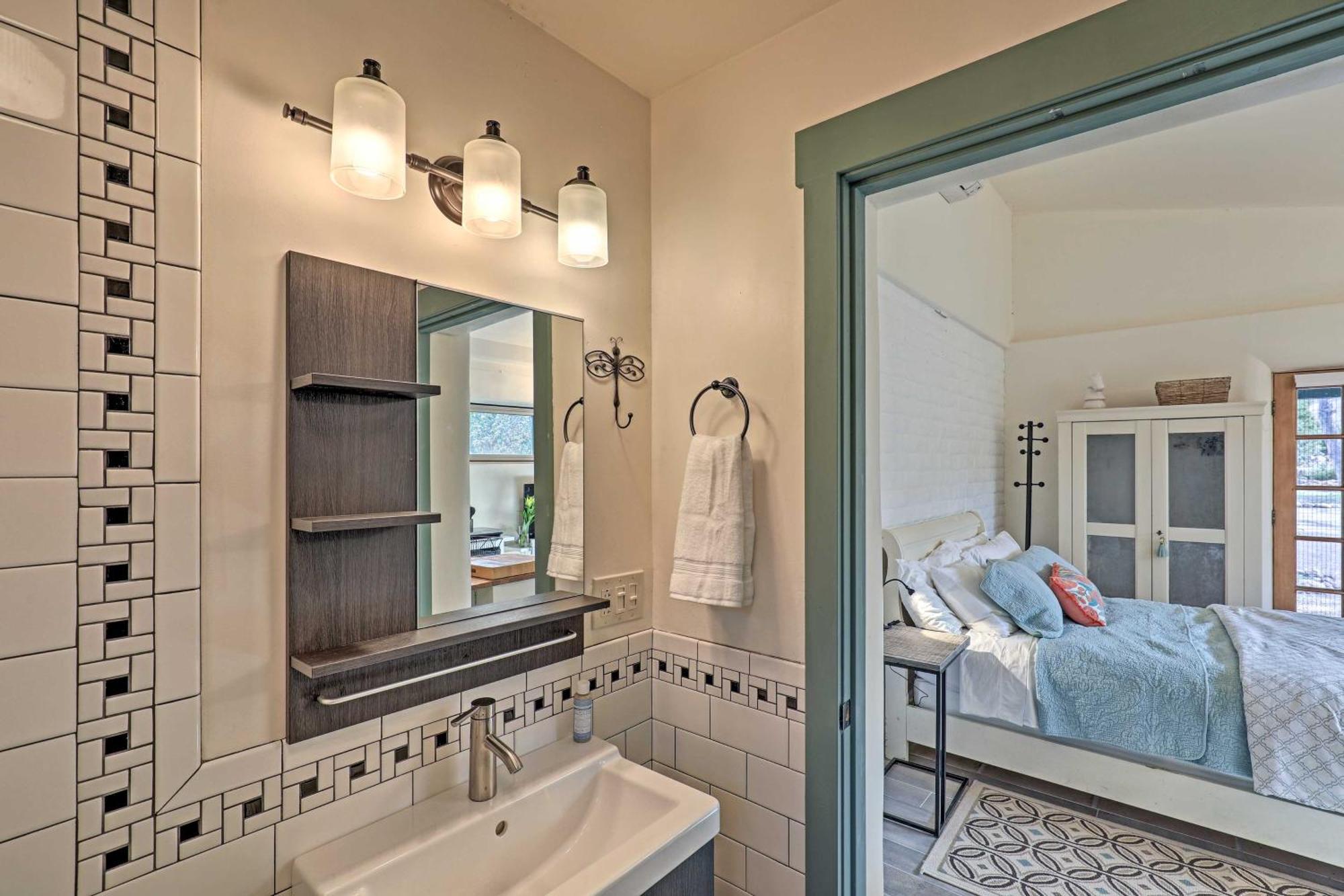 Casa Paloma 1 - Artsy Studio With Hot Tub Access! Patagonia Bagian luar foto